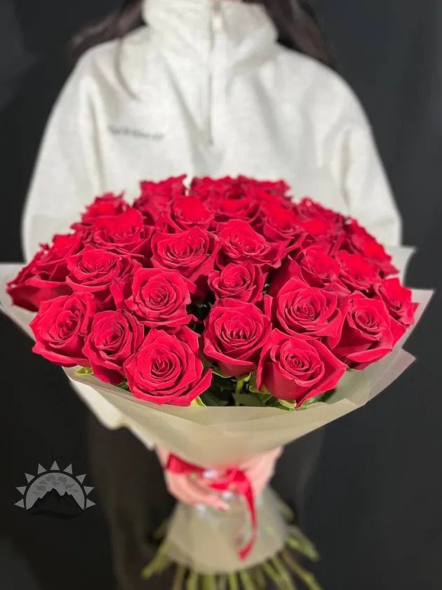 Моно букет из 35 роз