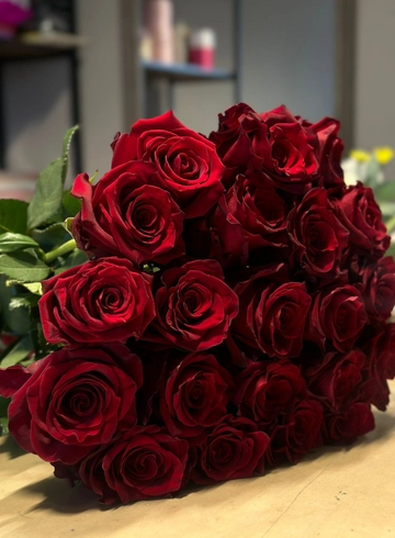 25 красных роз  от интернет-магазина цветов в 
