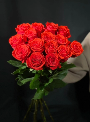 Роза красная 15 шт 60см от интернет-магазина цветов в 