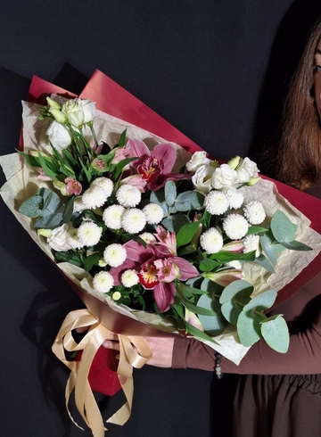 Сборный букет Нежность орхидеи от интернет-магазина цветов в 